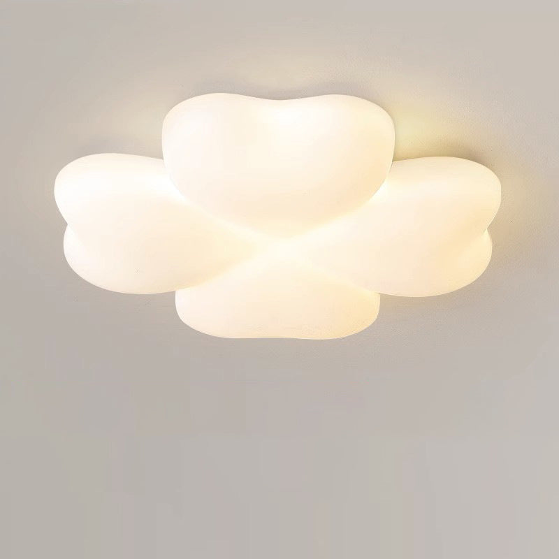 Contemporary Simplicity Iron PE Four-Leaf Clover LED Flush Mount Ceiling Light For Living Room