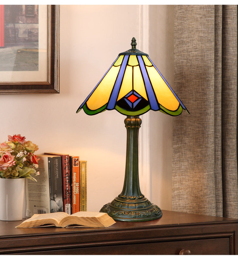 Traditional Tiffany Conic Aluminium Alloy Glass 1-Light Table Lamp For Bedside