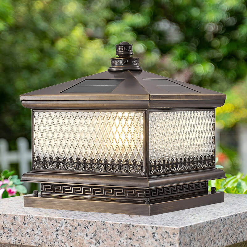 Traditional Chinese Palace Brass Glass Solar 1-Light Outdoor Light For Garden