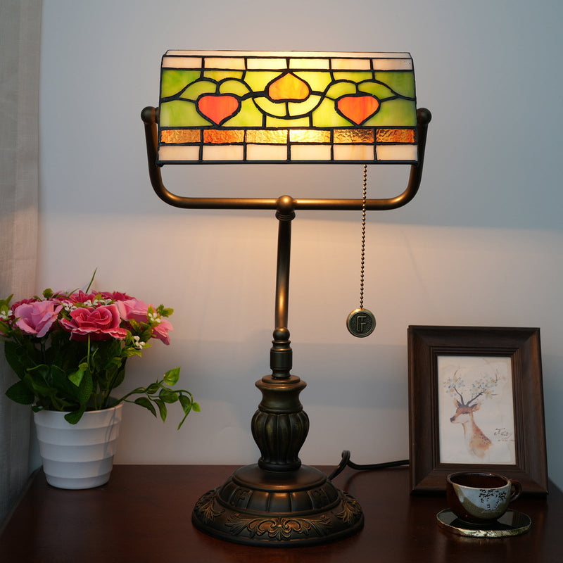 Traditional Tiffany Heart Design Stained Glass Resin Iron 1-Light Table Lamp For Bedroom