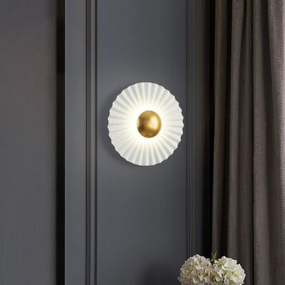 Contemporary Creative Round Scallop Hardware LED Wall Sconce Lamp For Living Room