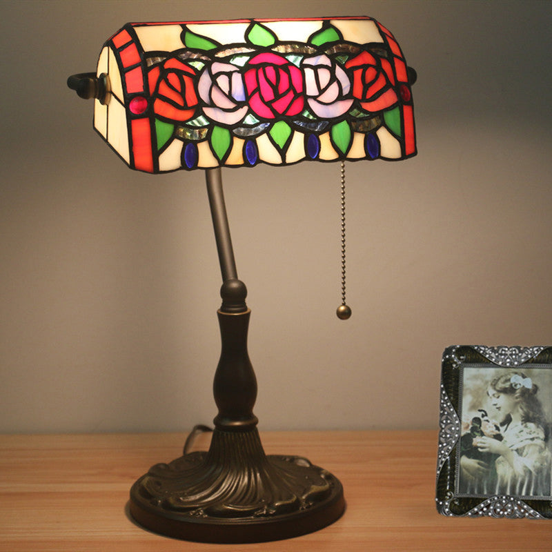 Traditional Tiffany Rectangle Rose Zinc Alloy Stained Glass 1-Light Table Lamp For Living Room