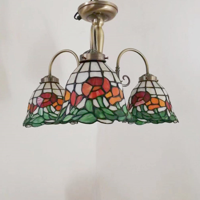 Lustre traditionnel à 3 lumières en forme de cloche en vitrail européen Tiffany pour chambre à coucher 