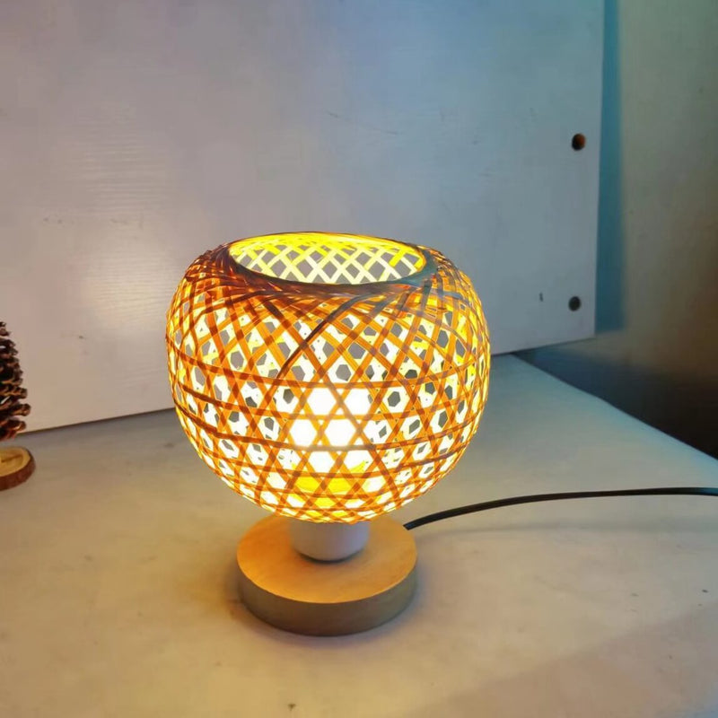 Traditional Chinese Bamboo Weaving Wood Cage Shape 1-Light Table Lamp For Study