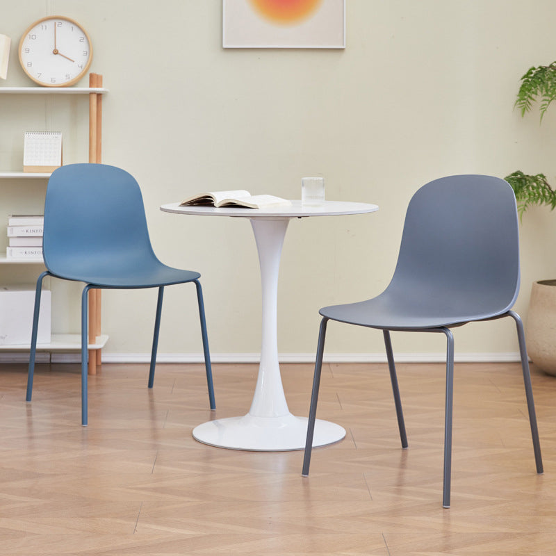 Modern Minimalist Square Plastic Dining Chair Curved Backrest For Dining Room