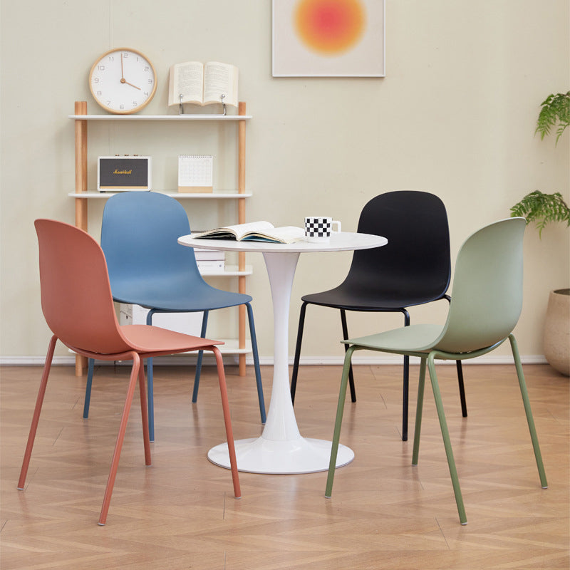 Modern Minimalist Square Plastic Dining Chair Curved Backrest For Dining Room