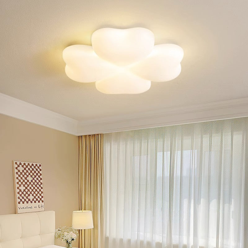 Contemporary Simplicity Iron PE Four-Leaf Clover LED Flush Mount Ceiling Light For Living Room