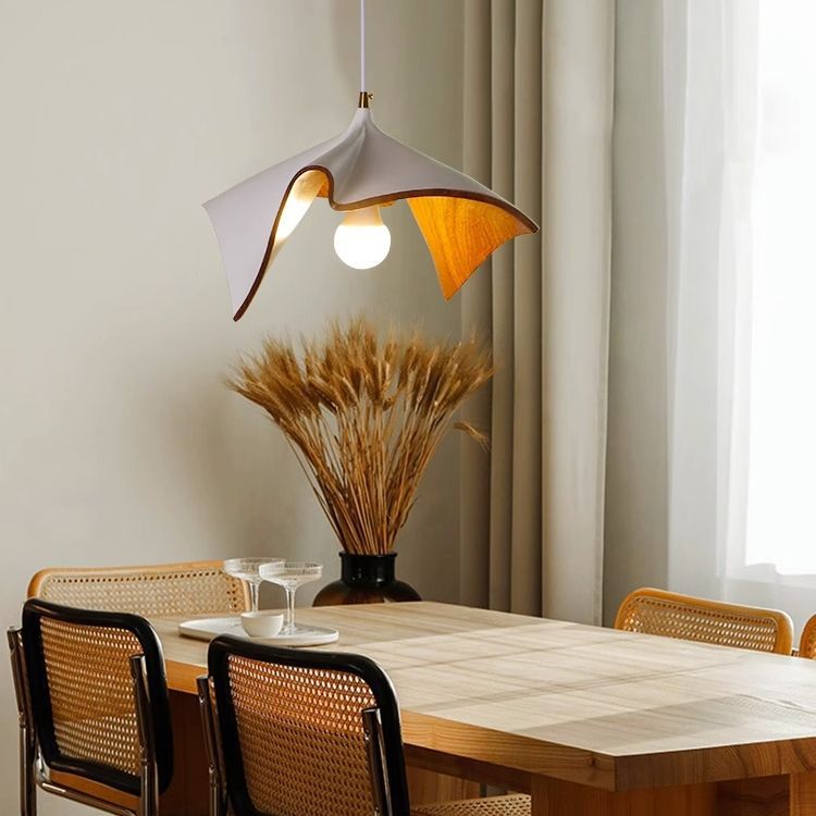 Traditional Japanese Resin Irregular Leaf Shape 1-Light Pendant Light For Living Room