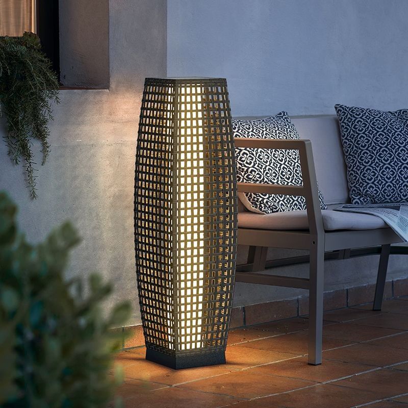 Lumière de paysage extérieure à LED ajourée à cylindre minimaliste moderne et solaire 