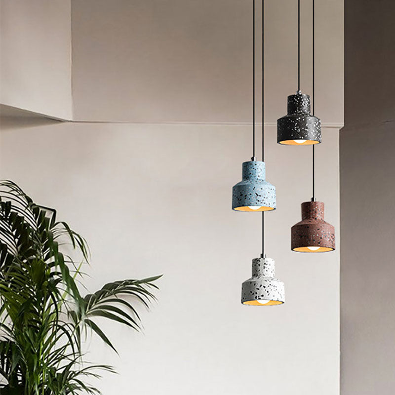 Luminaire suspendu contemporain à 1 lumière au design scandinave en forme de cône de ciment pour le salon 