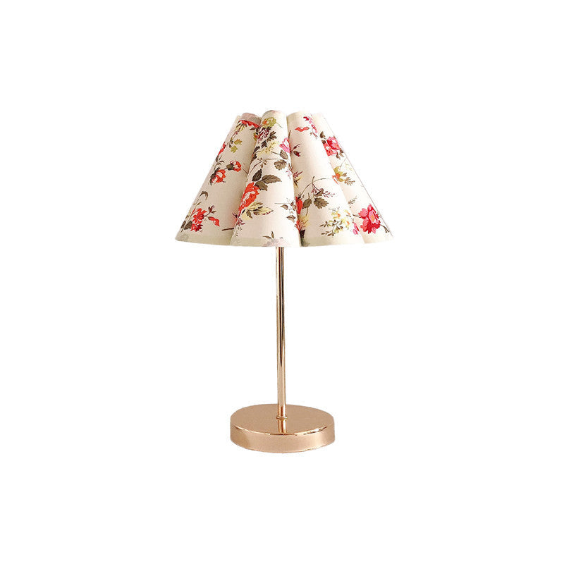 Traditional European Printed Fabric Petal Shade 1-Light Table Lamp For Bedroom