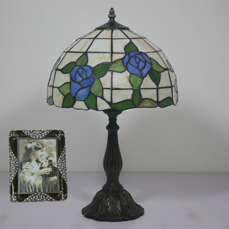 Traditional Tiffany Round Dome Flower Zinc Alloy Base Stained Glass 1-Light Table Lamp For Bedroom