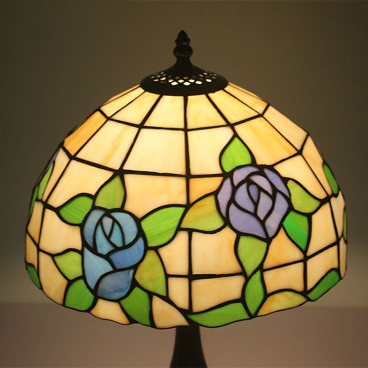 Traditional Tiffany Round Dome Flower Zinc Alloy Base Stained Glass 1-Light Table Lamp For Bedroom