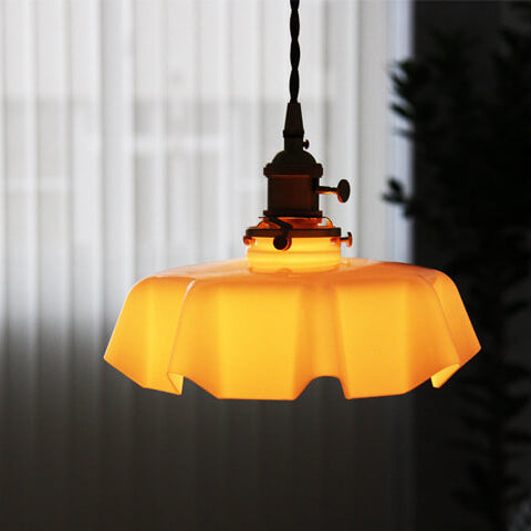 Traditional French Glass Flower Shape 1-Light Pendant Light For Living Room