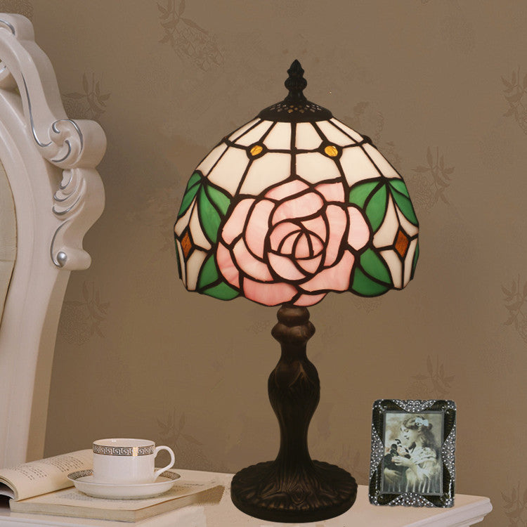 Traditional Tiffany Dome Rose Zinc Alloy Stained Glass 1-Light Table Lamp For Bedroom