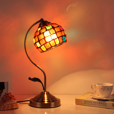 Traditional Tiffany Round Spherical Glass Hardware 1-Light Table Lamp For Living Room