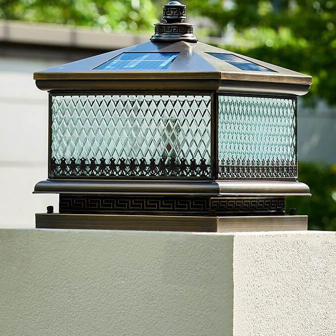 Traditional Chinese Palace Brass Glass Solar 1-Light Outdoor Light For Garden