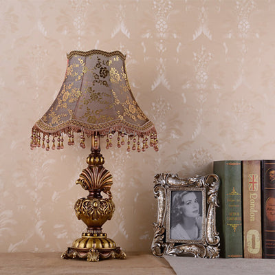 Traditional European Pastoral Flower Pattern Fabric Shade Resin Carved Base 1-Light Table Lamp For Home Office