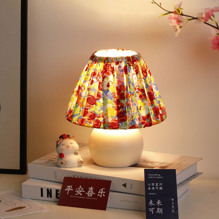 Traditional European Pastoral Floral Pattern Fabric Shade Ceramic Round Base 1-Light Table Lamp For Bedroom