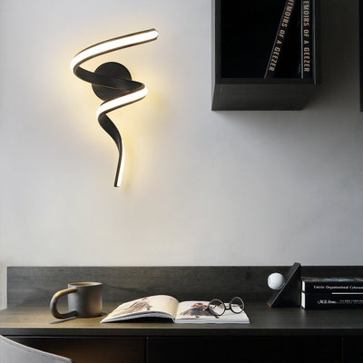 Applique murale LED en spirale créative contemporaine en fer, aluminium et silicone pour salon 