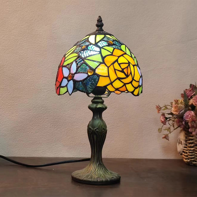 Traditional Tiffany Dome Flower Zinc Stained Glass 1-Light Table Lamp For Bedroom