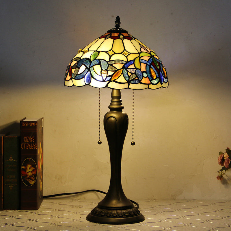 Traditional Tiffany Petal Glass Resin 1-Light Table Lamp For Living Room