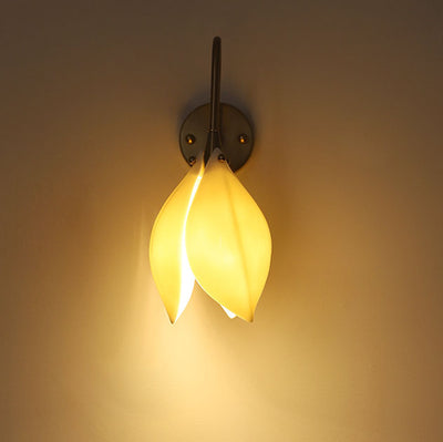 Contemporary Retro Ceramic Magnolia Flower Shape Iron Frame 1-Light Wall Sconce Lamp For Bedroom