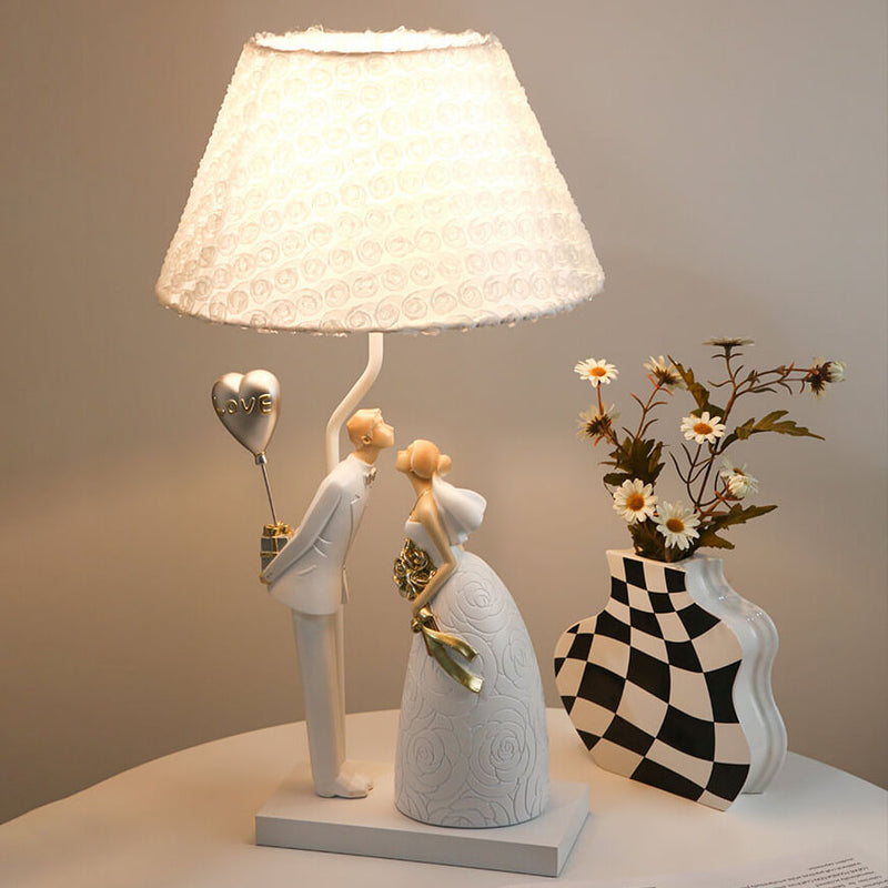 French Romantic Resin Hugging Couple Balloon Decor LED USB Table Lamp