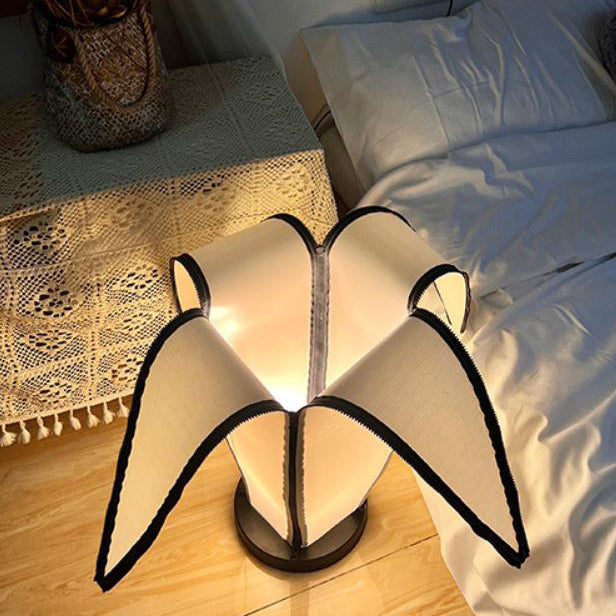 Modern Creative Hardware Fabric Banana 1-Light Table Lamp For Bedroom