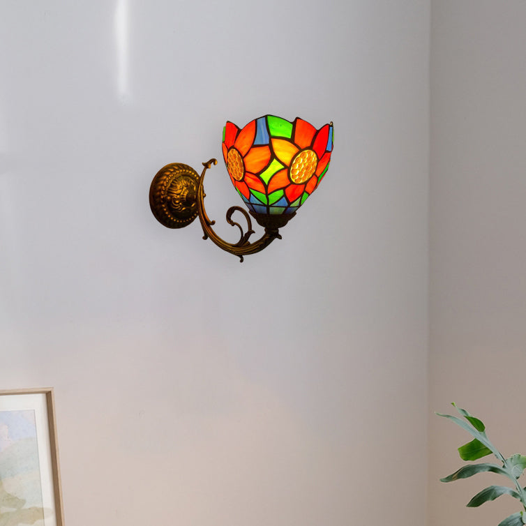 Traditional Tiffany Flower Iron Stained Glass 1-Light Wall Sconce Lamp For Living Room