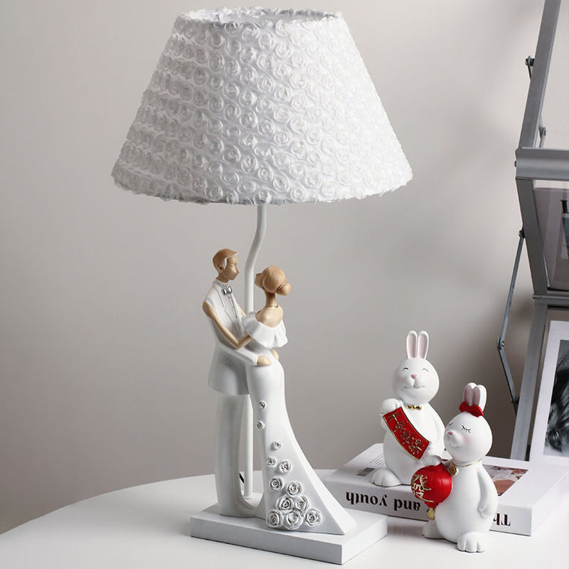 French Romantic Resin Hugging Couple Balloon Decor LED USB Table Lamp