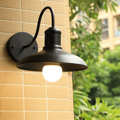 Contemporary Industrial Curved Pole Round Pot Lid Iron 1-Light Wall Sconce Lamp For Outdoor Patio