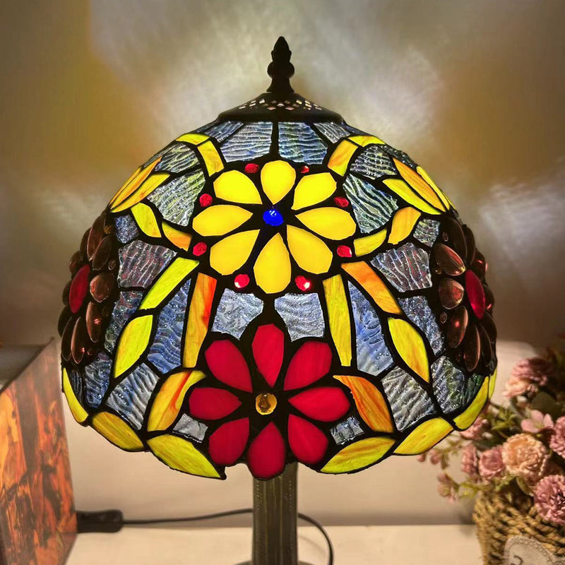 Traditional Tiffany Dome Flower Iron Glass 1-Light Table Lamp For Living Room