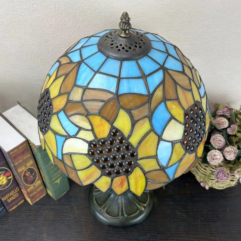 Traditional Tiffany Round Dome Flower Alloy Stained Glass 1-Light Table Lamp For Living Room