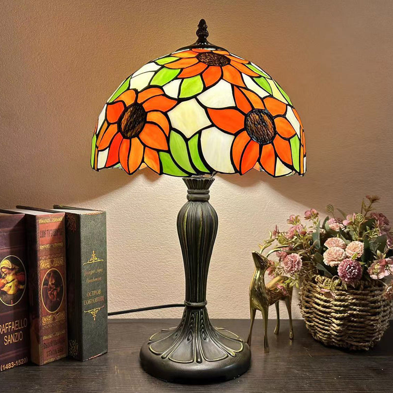 Traditional Tiffany Round Dome Flower Alloy Stained Glass 1-Light Table Lamp For Living Room