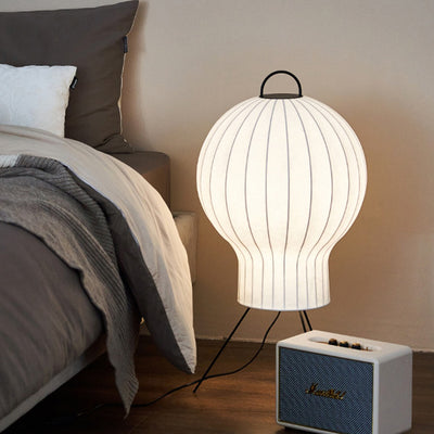 Moderne minimalistische LED-Tischlampe aus Glas mit Hardware