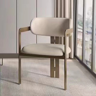 Chaise de salle à manger contemporaine nordique carrée avec cadre en acier inoxydable rembourré en cuir, dossier incurvé et accoudoirs 