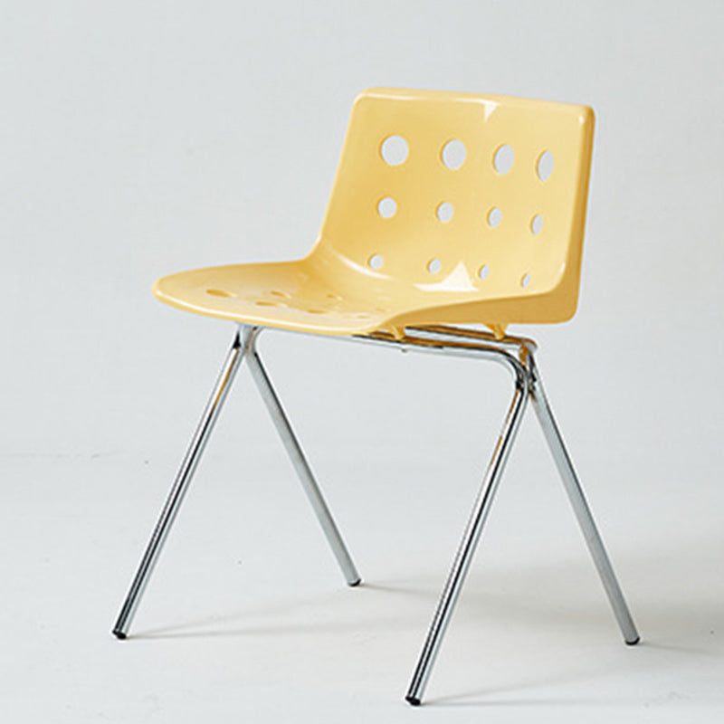 Chaise de salle à manger avec dossier en forme de rectangle créatif contemporain en acier au carbone et PP 