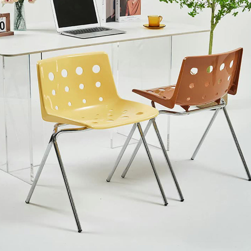 Chaise de salle à manger avec dossier en forme de rectangle créatif contemporain en acier au carbone et PP 