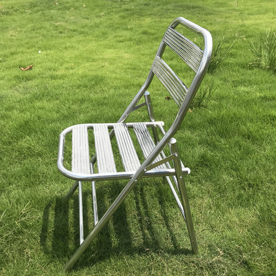 Chaise de salle à manger extérieure carrée en acier inoxydable industriel contemporain avec dossier pliable pour l'extérieur 