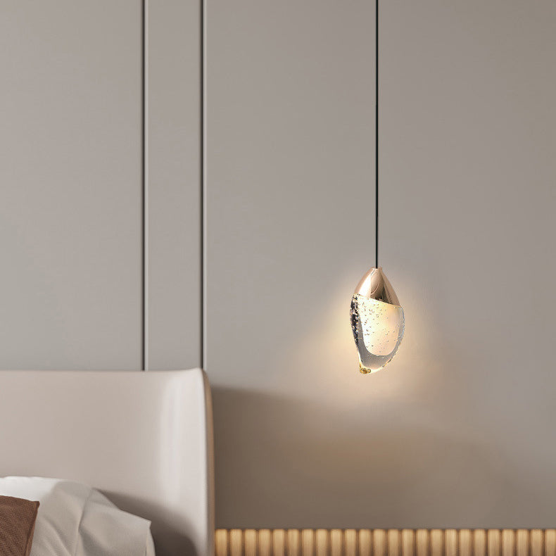 Moderne unbedeutende unregelmäßige ovale Hardware-Kristall-LED-Pendelleuchte für Schlafzimmer 