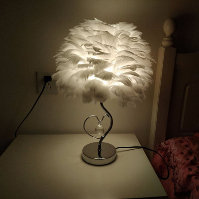 Moderne Art Deco Herz Feder Eisenstange 1-Licht Tischlampe für Schlafzimmer 