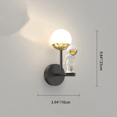 Moderne minimalistische Orb Astronaut Eisen Harz Acryl LED Wandleuchte Lampe für Schlafzimmer 