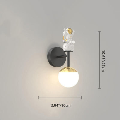 Moderne minimalistische Orb Astronaut Eisen Harz Acryl LED Wandleuchte Lampe für Schlafzimmer 