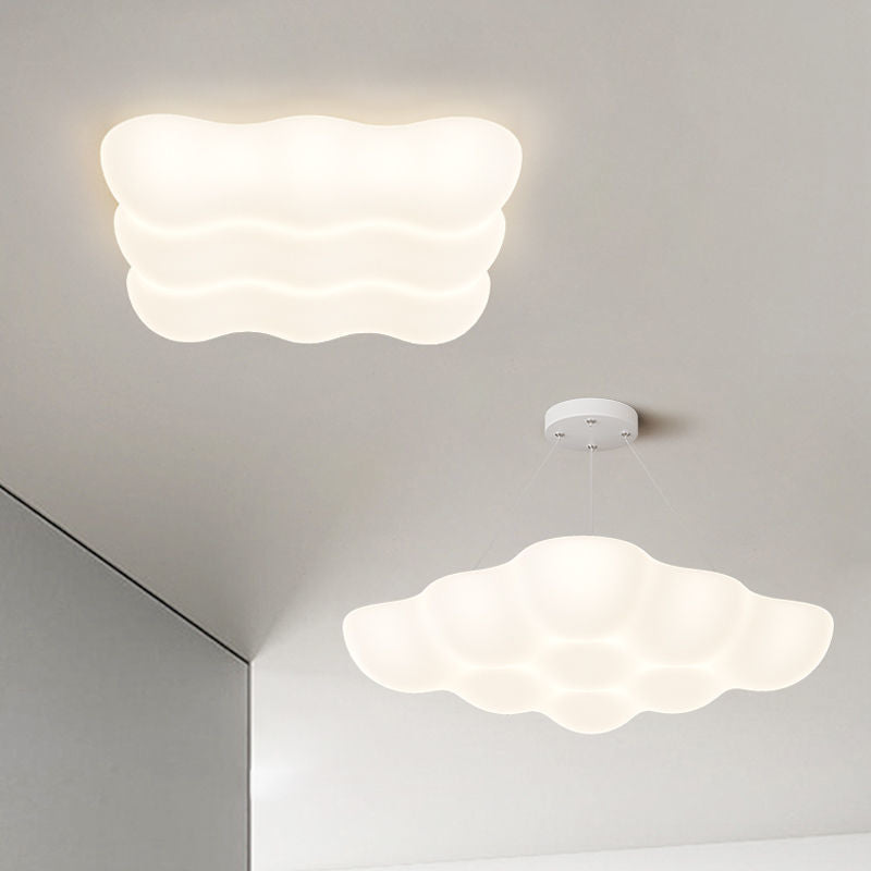 Moderne unbedeutende quadratische Pendelleuchte aus Eisen PE LED in Wolkenform für Schlafzimmer 