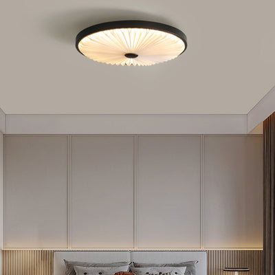 Traditional Chinese Round Pleated Iron PVC LED Flush Mount Ceiling Light For Living Room