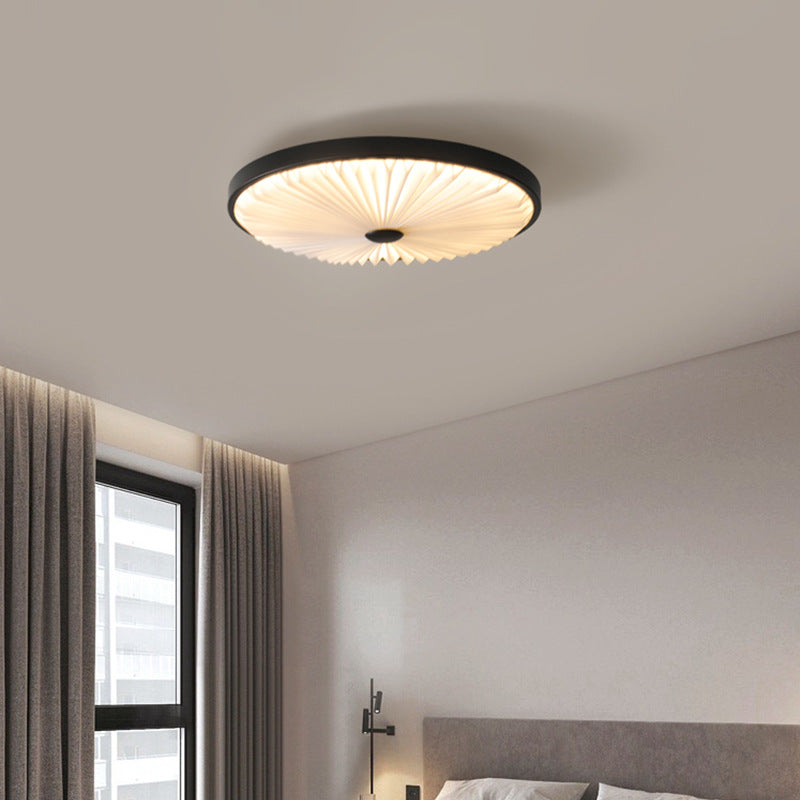 Traditional Chinese Round Pleated Iron PVC LED Flush Mount Ceiling Light For Living Room