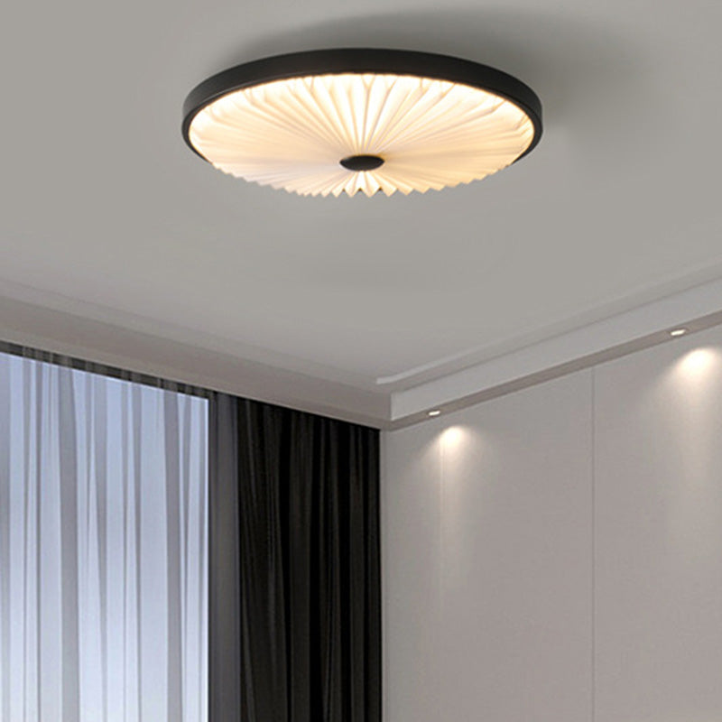 Traditional Chinese Round Pleated Iron PVC LED Flush Mount Ceiling Light For Living Room