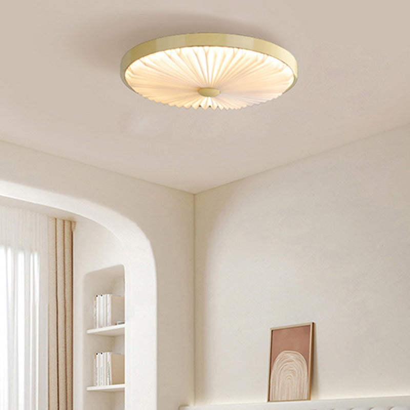 Traditional Chinese Round Pleated Iron PVC LED Flush Mount Ceiling Light For Living Room