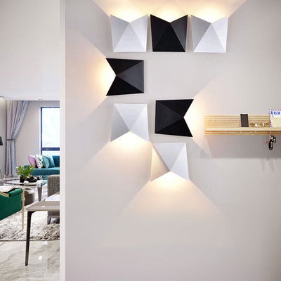 Modern Minimalist Irregular Shape Aluminum LED Wall Sconce Lamp For Living Room